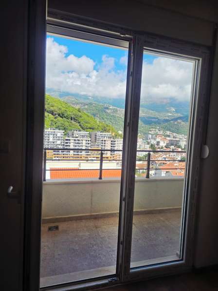 Продаётся квартира в новом доме в Будве в фото 10