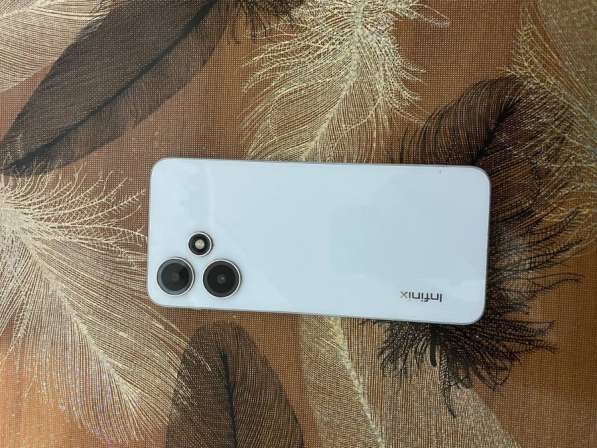 Смартфон Infinix HOT 30 PLAY