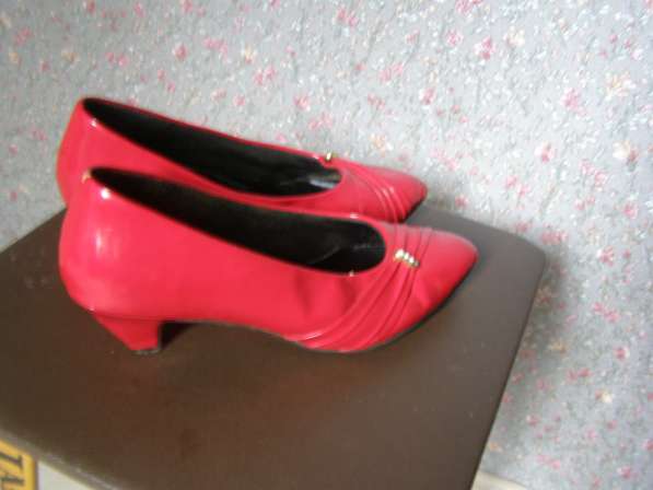 Красные туфельки (отдам к покупке)