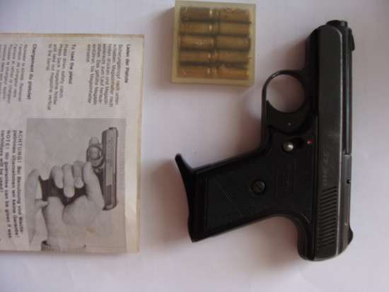 Продаю газовый пистолет Германия модель FBI-8000