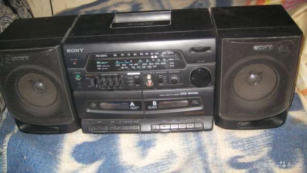 Vintage. SONY CFS-W350L - радио кассетный магнитофон