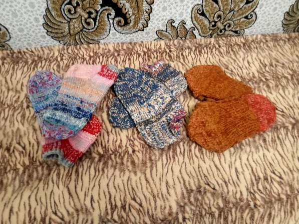 Продам варежки и носки ручной вязки из шерсти в Усть-Илимске фото 3