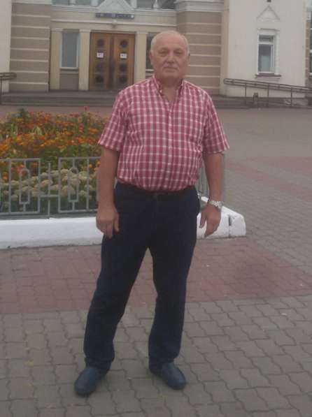 Vladimir, 63 года, хочет пообщаться