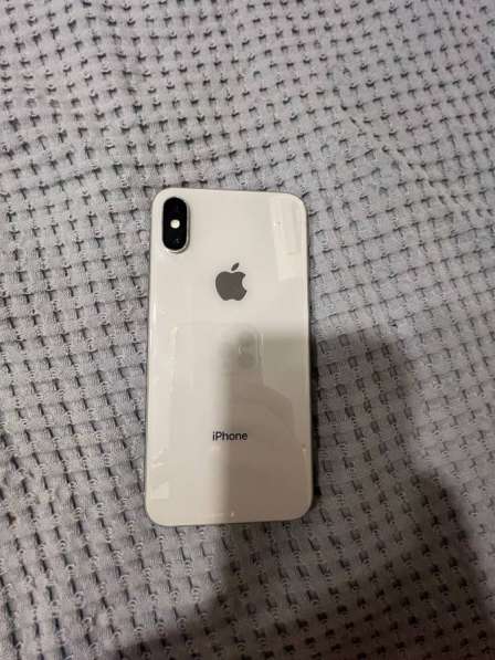 Продаю телефон. IPhone XS в Москве