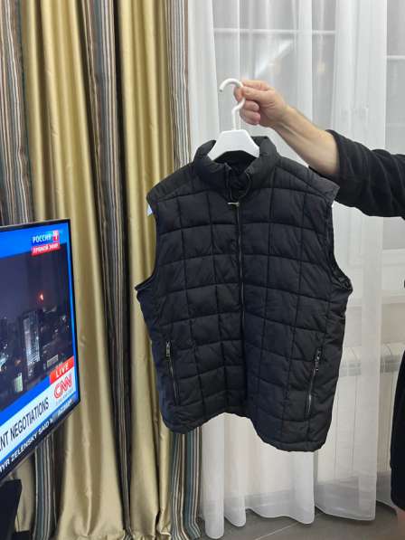 Безрукавка черная 44-46 мужская