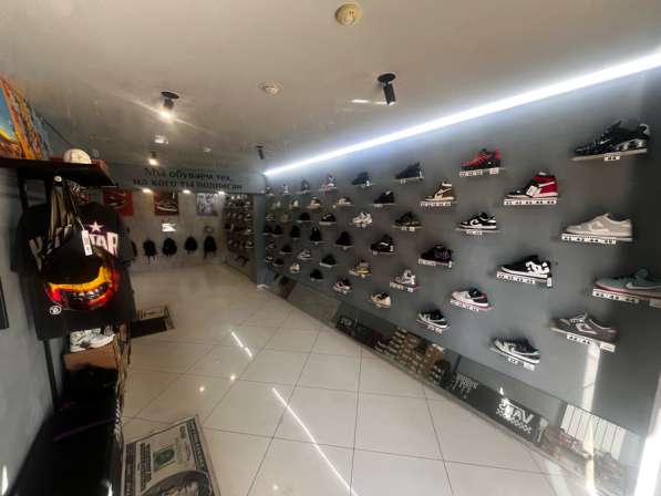 Продаётся магазин кроссовок в Москве фото 7