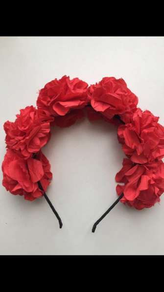 Ободок на волосы цветы розы красные в стиле Dolce&Gabbana 87