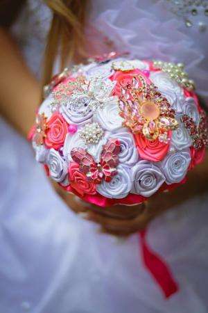 Свадебный брошь-букет невесты