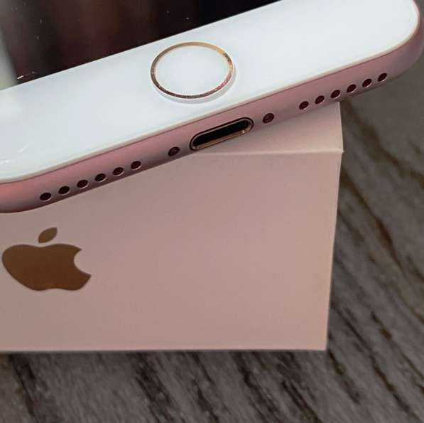 IPhone 7 32 gb в Москве