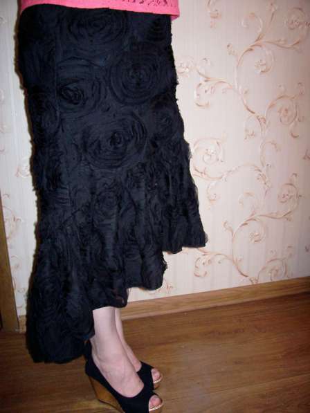 Юбка черная с асимметричным низом, размер 48-50 в фото 4
