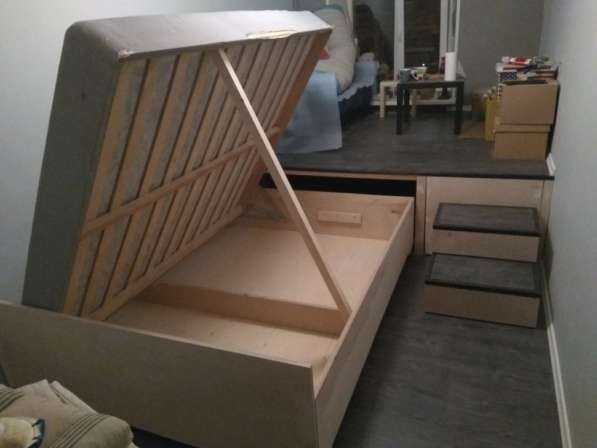 Подиум - кровать в квартире в Санкт-Петербурге фото 6