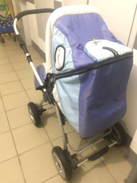 Отличная коляска для малыша в Барнауле фото 4