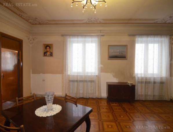 Продается двухэтажный частный дом без посредников в Ереване в фото 10