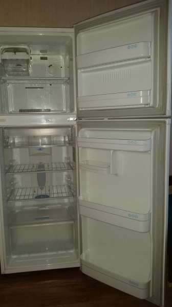 Продажа холодильник 2х камерный в 