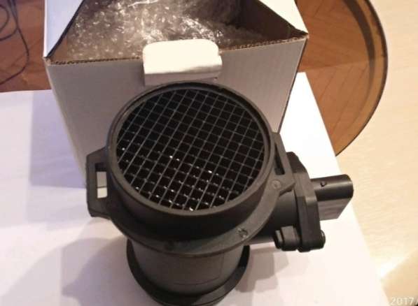 Bmw датчик расхода воздуха новый