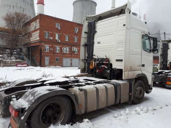 Продаю сидельный тягяч Volvo FH13 в Москве фото 10