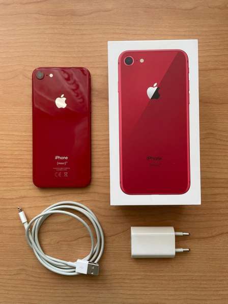 IPhone 8 red