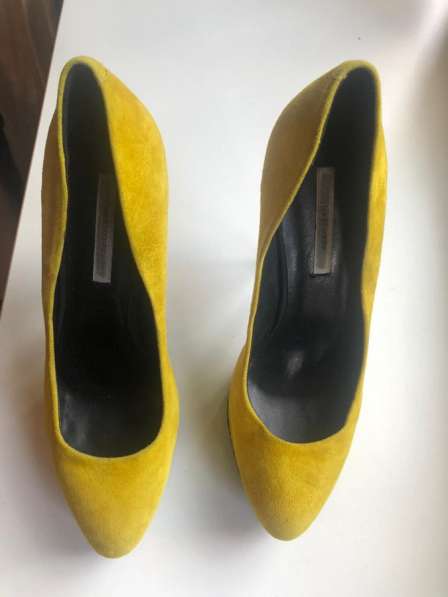 Продам туфли желтые