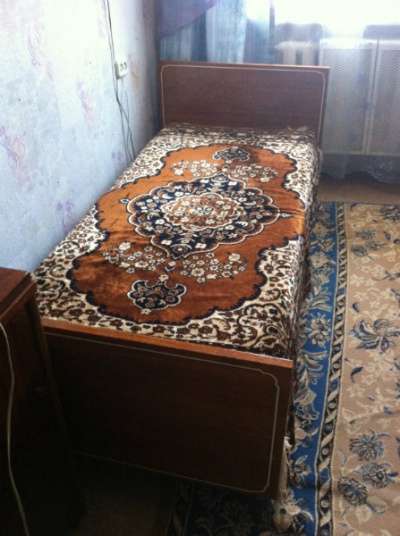 Кровать с прикроватной тумбочкой в Барнауле фото 3