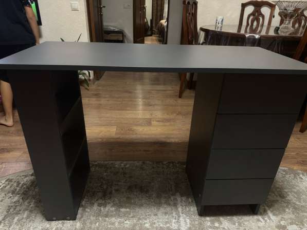 Письменный стол новый