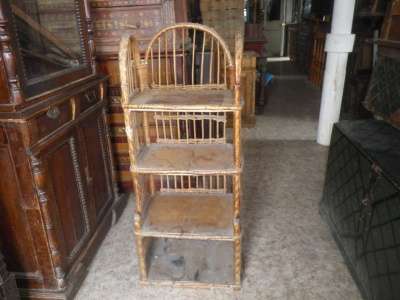 Старинная плетённая этажерка