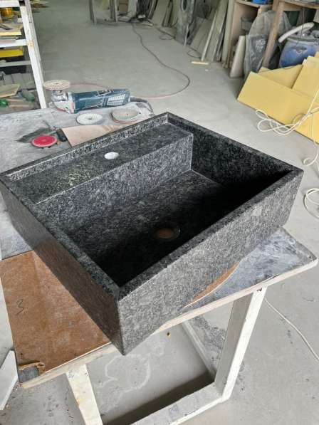 Раковина из камня в Волжский