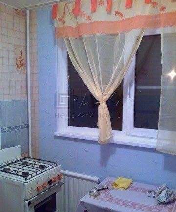 Сдам однокомнатную квартиру в Санкт-Петербурге. Жилая площадь 33 кв.м. Этаж 4. Есть балкон.