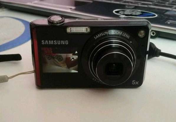 Фотоаппарат SAMSUNG PL150 с двумя дисплеями в Королёве