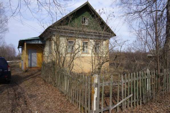 Бревенчатый дом в деревне, с возможностью зимнего проживания