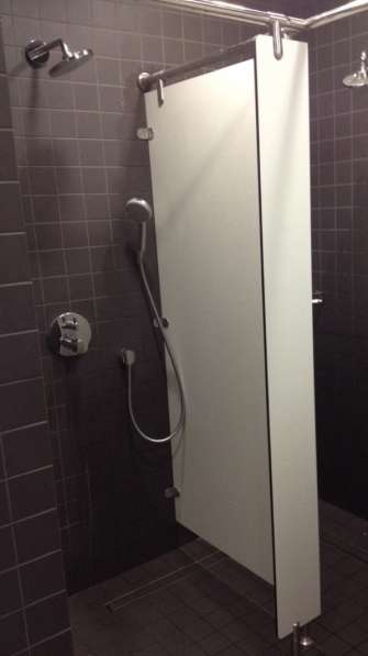 Система сантехнических туалетных перегородок HPL 12 мм в Москве фото 3