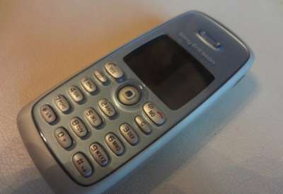 сотовый телефон Sony-Ericsson T300