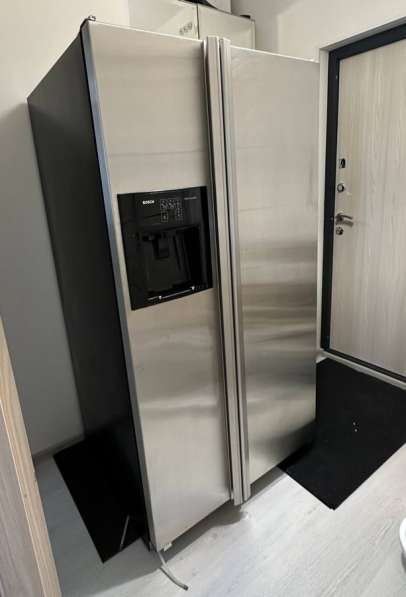 Холодильник Bosch side by side с ледогенератором