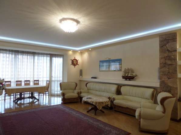 Элитный апартамент в центре Еревана в фото 12