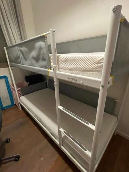 Двухэтажная детская кровать из Икеи