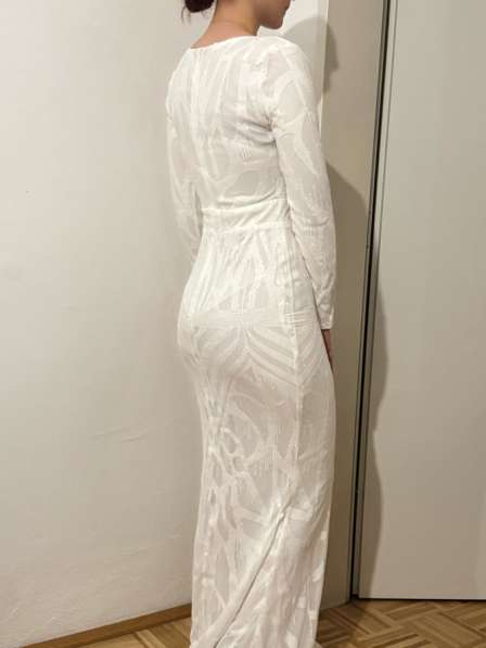 Белое вечерное платье в Грозном