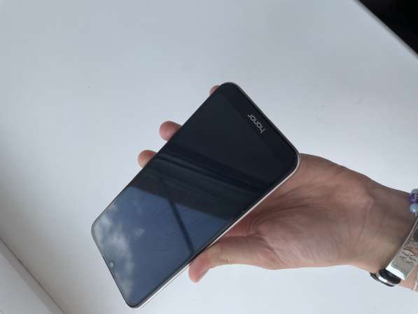 Продаю телефон honor 8A в Учалах