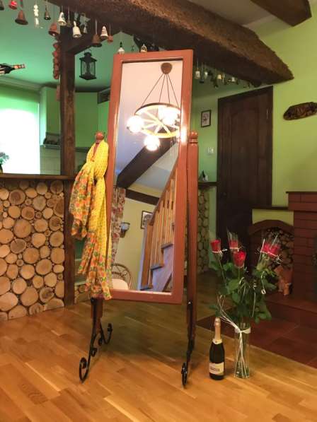 ПРОДАМ ДЕРЕВЯННОЕ НАПОЛЬНОЕ ЗЕРКАЛО!!! в Калининграде