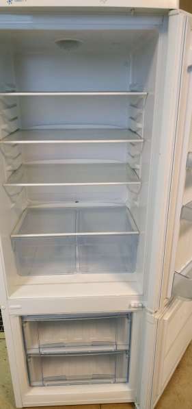 Холодильник двухкамерный