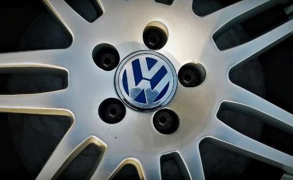 Заглушки в диски VW синие в Москве