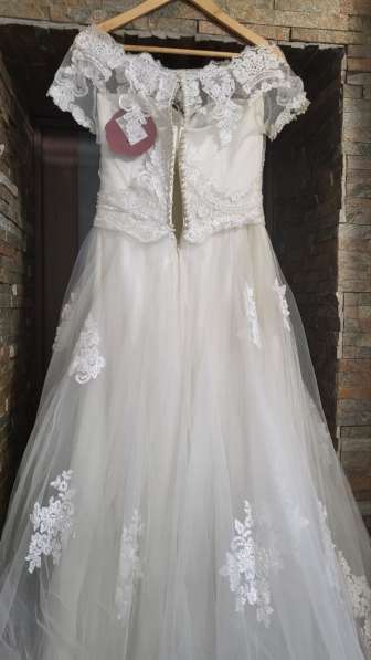 Отдам новое свадебное платье в Красноярске