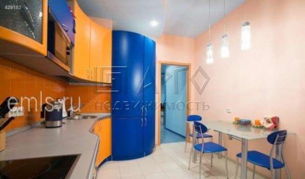 Сдам однокомнатную квартиру в Санкт-Петербурге. Жилая площадь 50 кв.м. Этаж 4. в Санкт-Петербурге