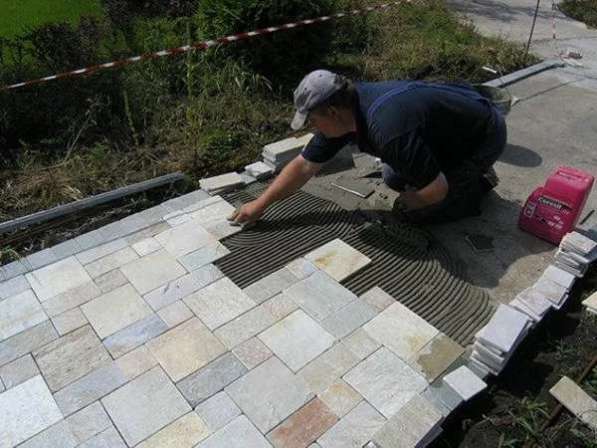 Требуется мастер по укладки тратуарной плитка и отмостки в Москве фото 5