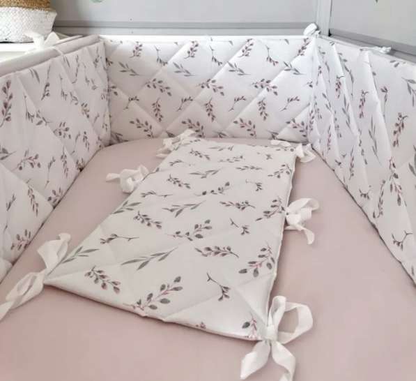 Бортики в кроватку