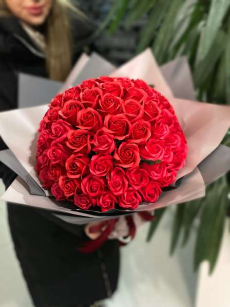 Букет из 85 красных роз в Оренбурге