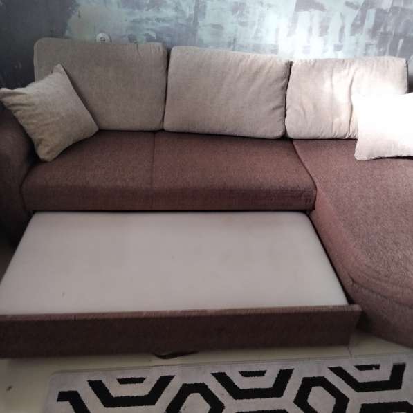 Продается угловой диван 225 см × 160 см в фото 5