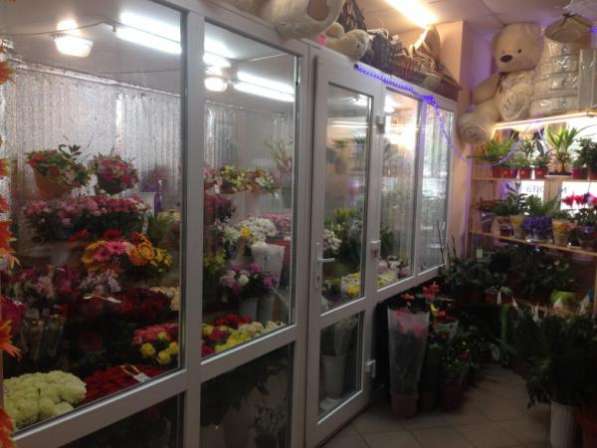 Магазин цветов и подарков в 20 метрах от метро в Москве