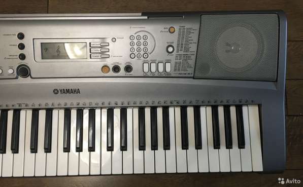 Yamaha PSR R300