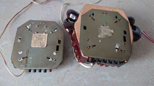 Чaсы элeктpонные нaстенные 2шт в Челябинске