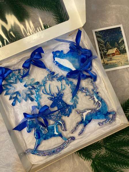 Ёлочные игрушки из эпоксидной смолы в Томске