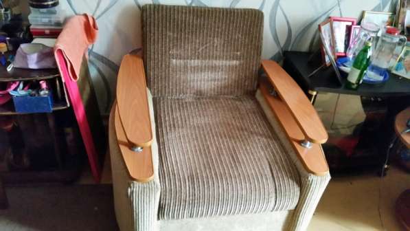 Продам угловой диван с креслом в Красноярске фото 4